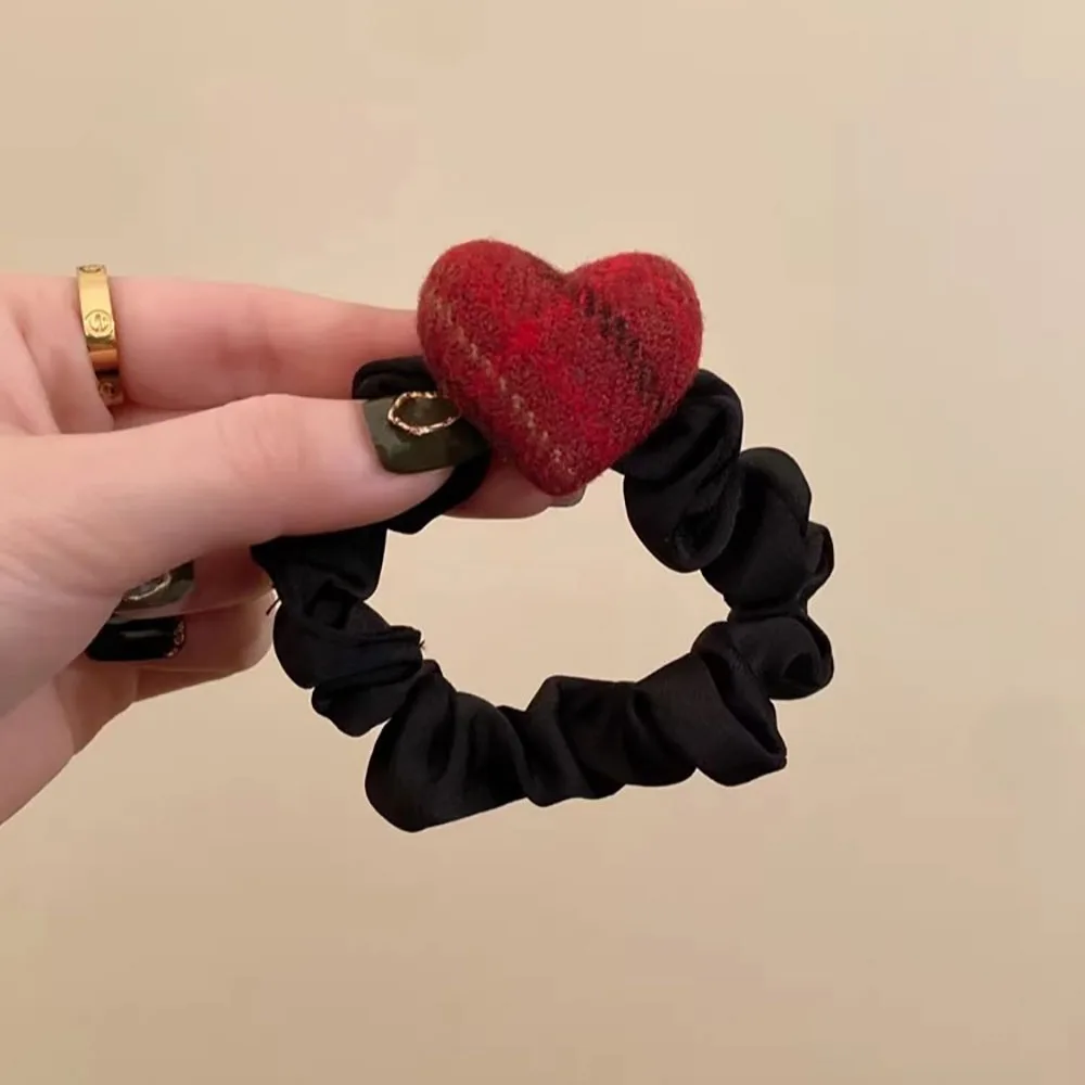 

Red Heart Scrunchies Women Elastic Hair Ties Black Satin Hair Bands Cute Love Shape Hair Accessories Valentine's Day Hairstyle