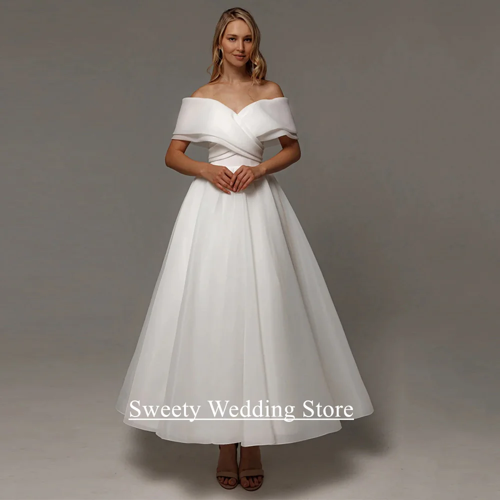 Vestido de casamento curto personalizado fora do ombro com decote em v simples uma linha organza vestido de noiva comprimento chá