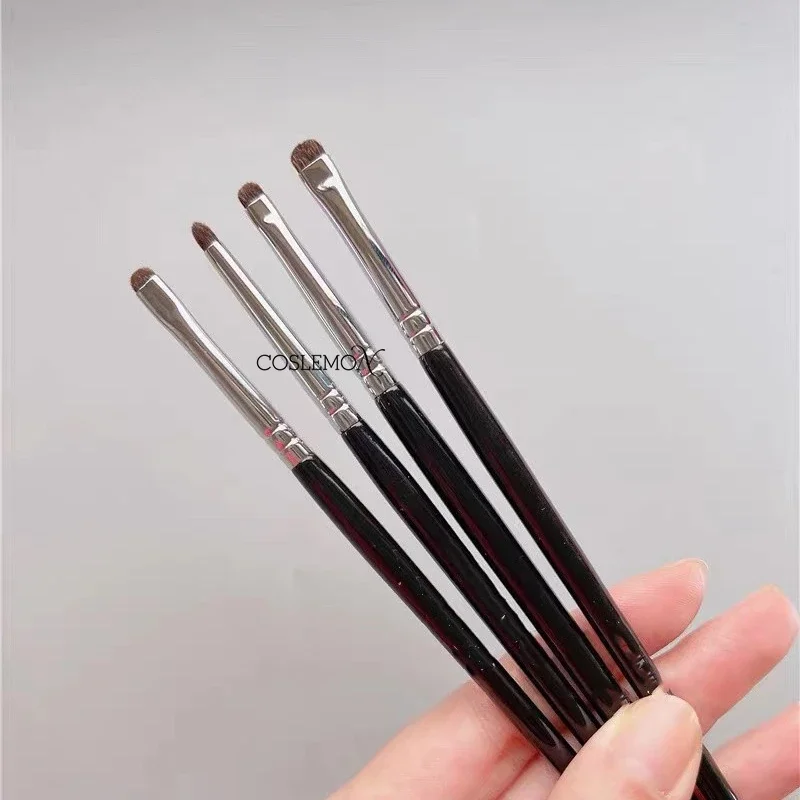 Szczegóły Mały pędzel do makijażu cieni do powiek Pony Hair Eyeliner Brush Fine Tapered Smudge Precision Eye Shadow Concealer Brush Cosmetic