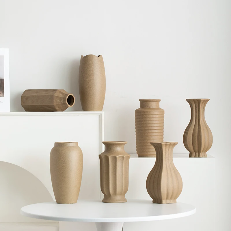 

ceramic vase decorative item for living room flower arrangement, luxurious and high-end feeling, ceramic pot table decoration