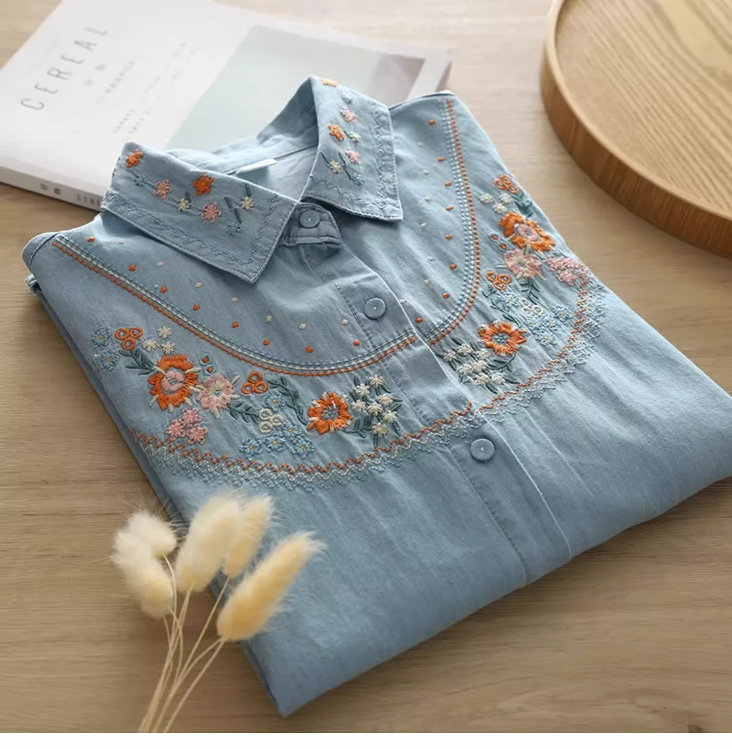 

Cotton Flowers Embroidered Denim Shirt Blouse for Women Autumn Blue Long Sleeve Tops Autumn Clothing Women Jean Tops