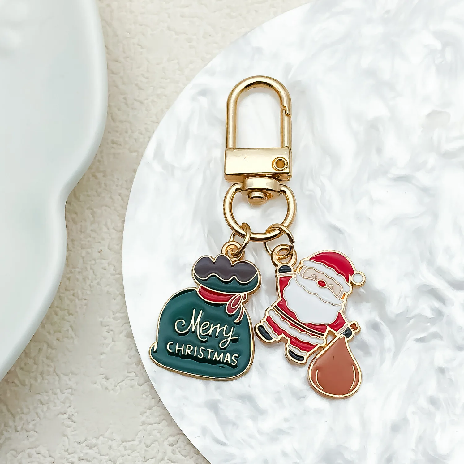 Enamel Christmas Keychain Creative Snowman Elk Santa Claus snowflake Keyring for Women Men Handbag Pendants DIY Festival Gift - zdjęcie 1