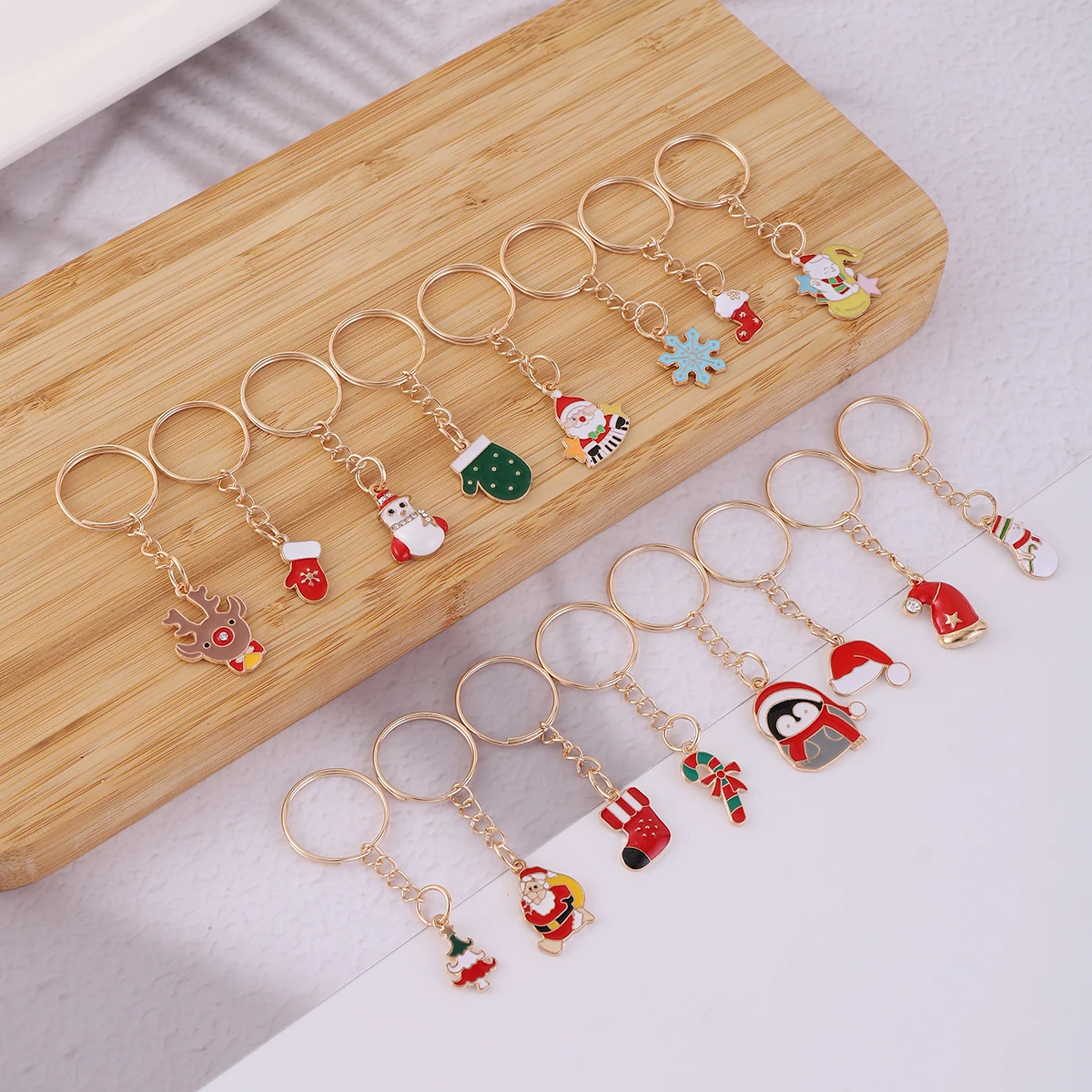 

16Pcs Father Christmas Boots Gloves Pendants Metal Keyring Ornament purse Bag Christmas Gifts keychain for Christmas Party Gift