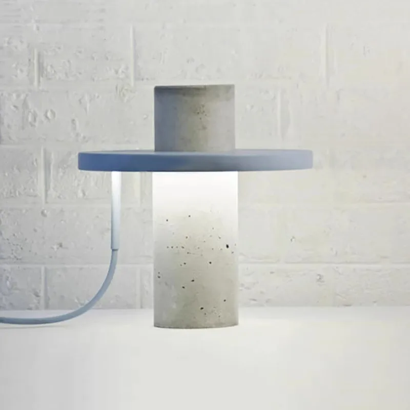 مصباح طاولة مزخرف ما بعد الحداثة على الطراز الصناعي مصمم نموذج غرفة المعيشة وغرفة الدراسة وغرفة النوم مصباح طاولة بجانب السرير