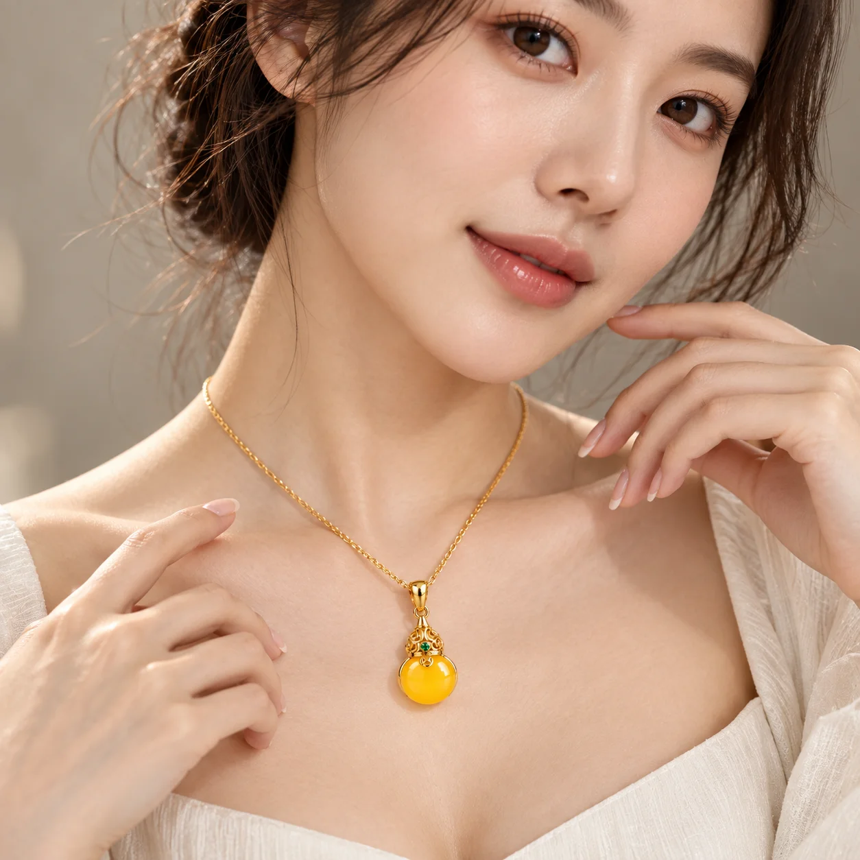 925 Sterling Silver 18K Gold Plated Amber Pendant Necklace for Women Gold Gourd Beeswax Jewelry Valentine Wedding Gift