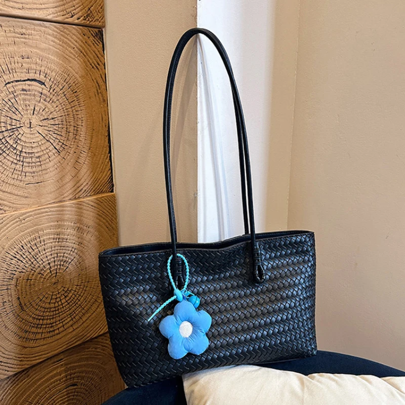 

2026 New Woven Tote Bag for women Large Capacity Casual Shoulder Bag Summer Fashion Handbag Solid Color Daily Commuter Purse