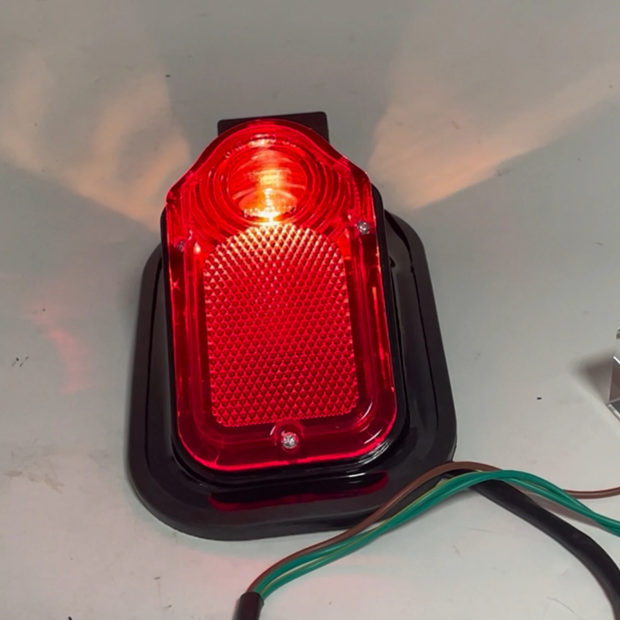 Motorcycle Rear Tail Light License Plate Brake for Harley Honda Bobber Chopper Yamaha Taillights Custom Touring Accessories