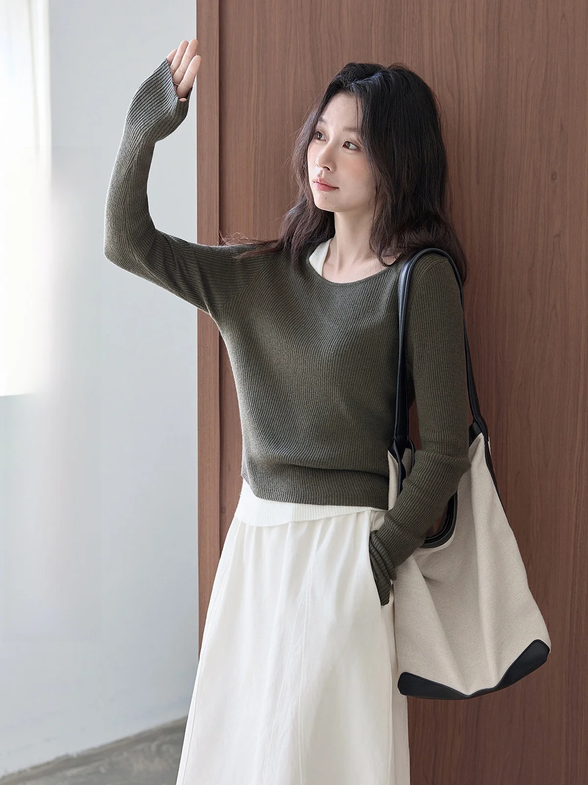 

Вязаный женский топ HuiXi с длинными рукавами: стильный, универсальный, стройнящий, летний, новинка, в корейском стиле, удобный для повседневной носки, свободный крой