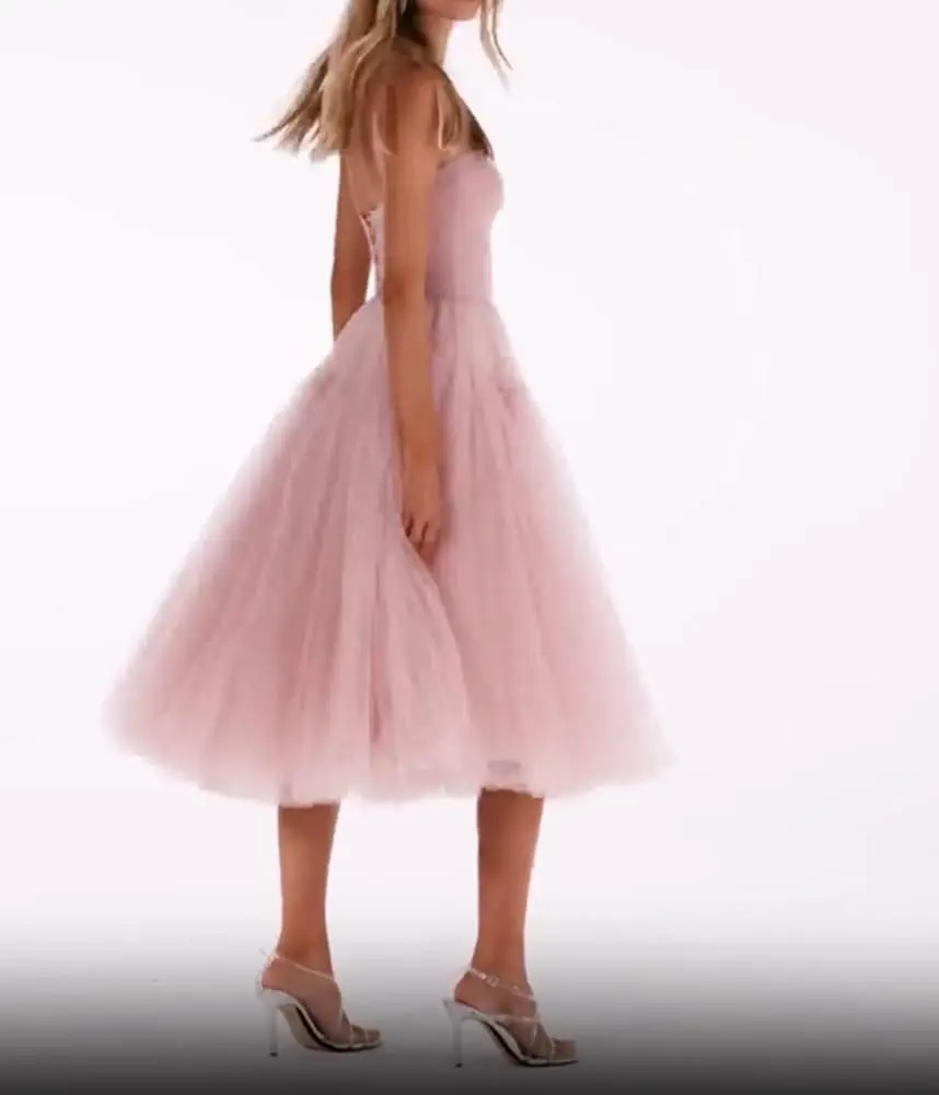 elegante-abito-da-sera-formale-in-tulle-con-spalline-sottili-lunghezza-al-ginocchio-senza-maniche-design-schiena-scoperta-per-donna