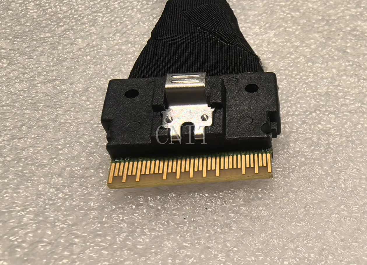 37000897 RSL74-4273 4.0 SFF-8654 8i 74pin to 2X SFF-8643 4i 40CM