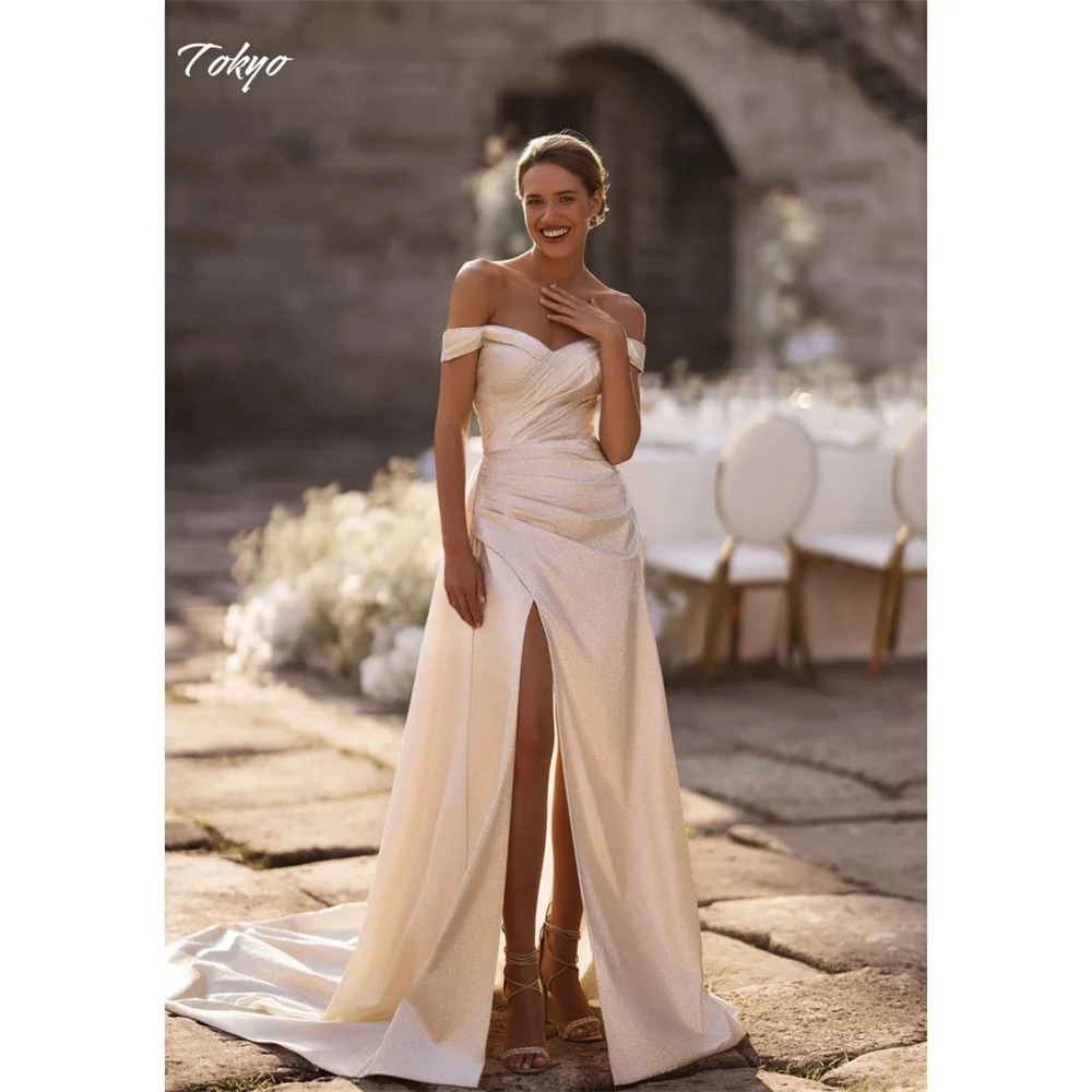 طوكيو مخصص الأبيض قبالة الكتف فساتين الزفاف بلا أكمام ألف خط قطار المحكمة أثواب الزفاف الجانب السامي سبليت فساتين الزفاف