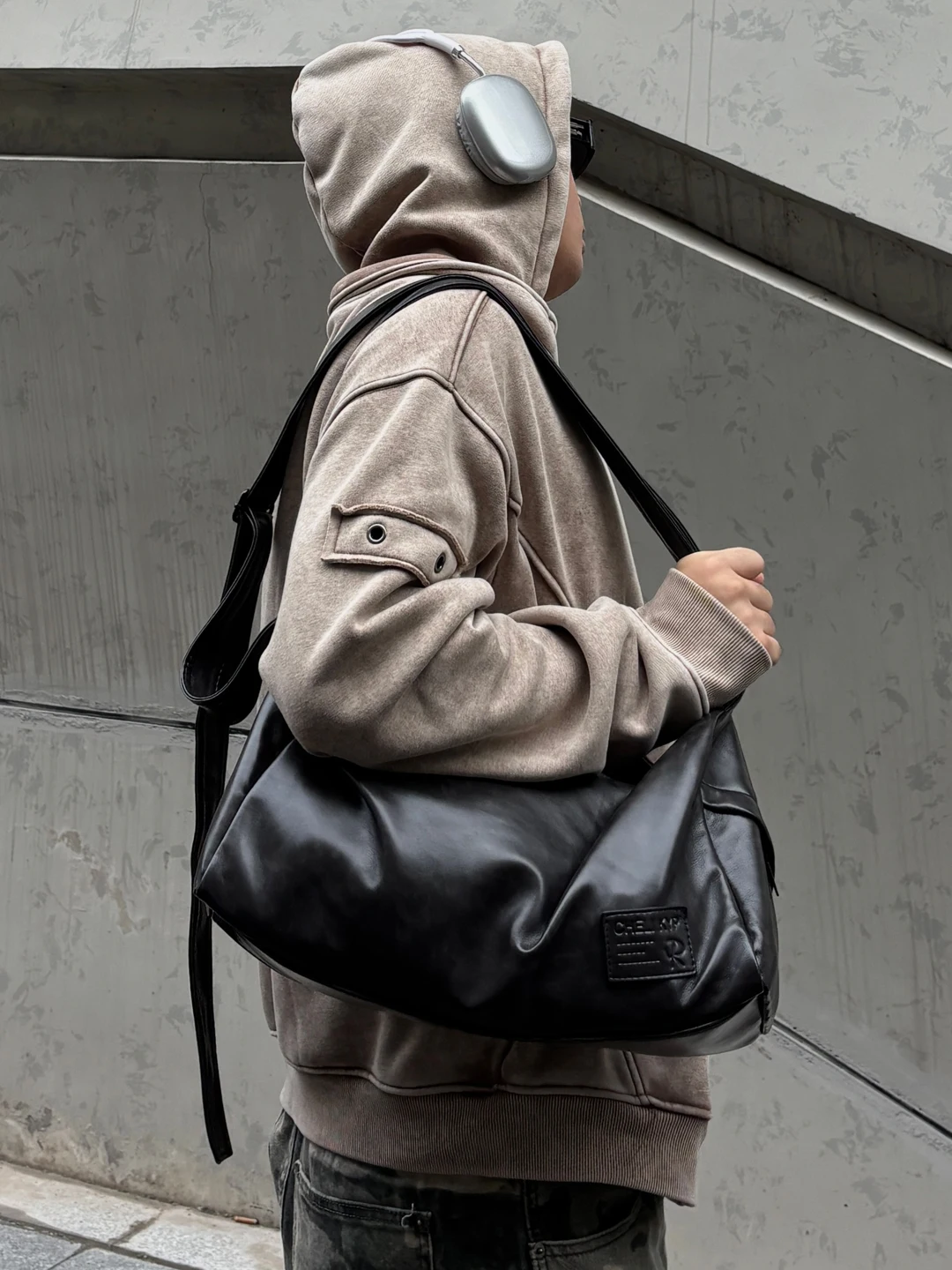 

Design Ins Single oulder Retro Pillow Tote Bag PU Cuter Bapa Commuter Versatile Men Women Casual Crossbody Bag