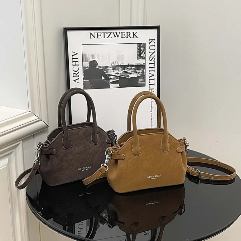 

Korean Style Casual Retro Small Tote Bag for Women New High-End Versatile Handbag Commuter Bag Single Shoulder Crossbody Bag