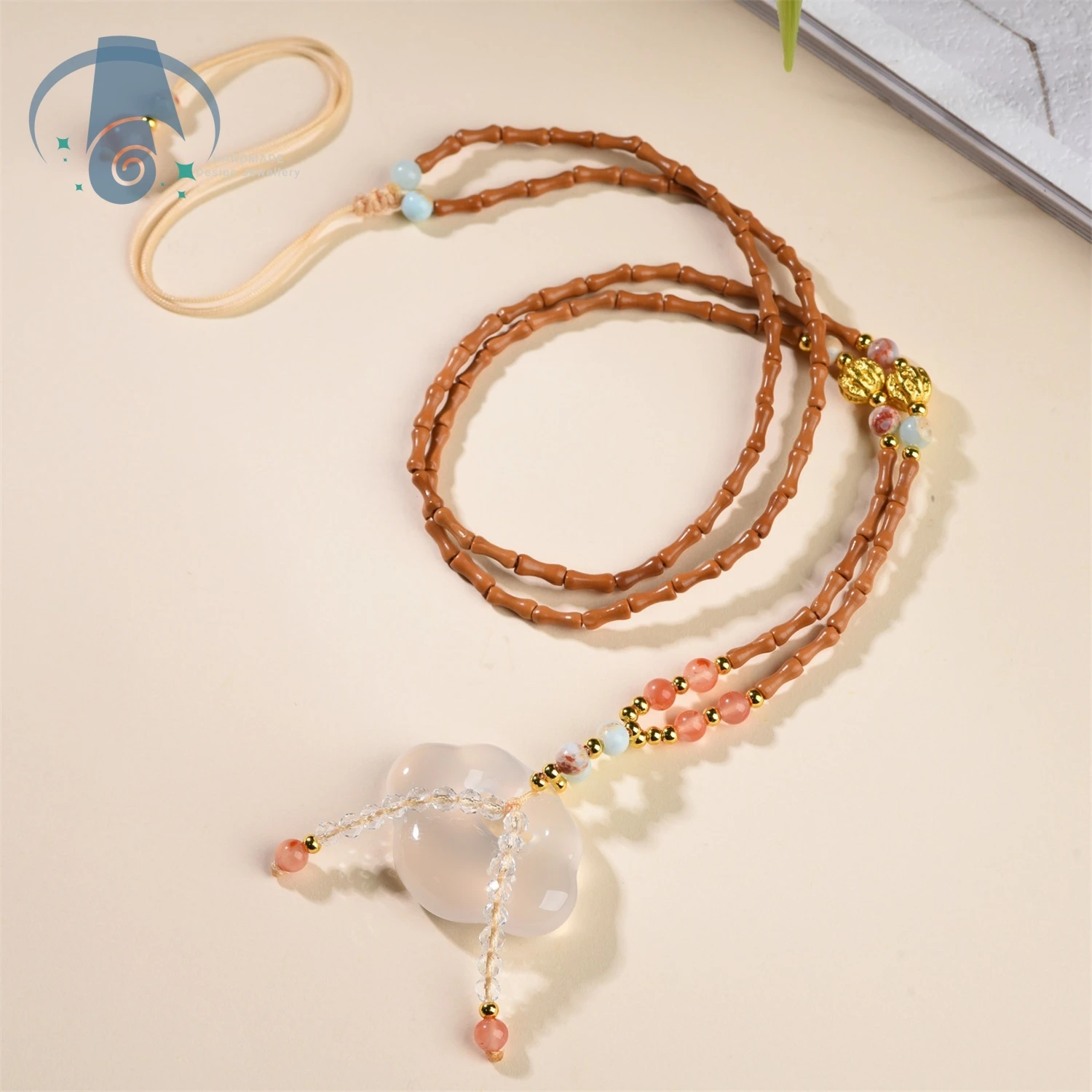 

Подвеска с замком Lucky Ruyi в китайском стиле, белый агат, резные благоприятные облака, оливковая бамбуковая секция, халцедон, ювелирное изделие, подарок для женщин