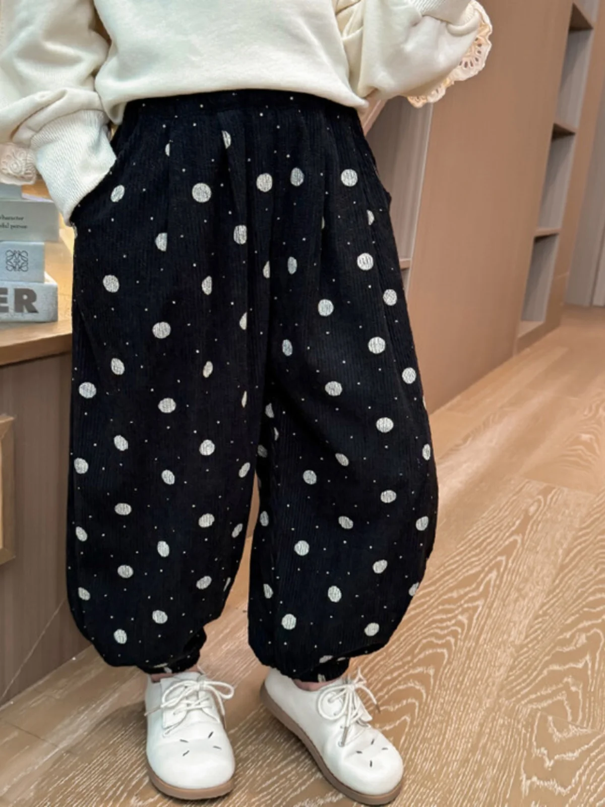 

Весенне-осенние модные брюки-фонарики в горошек для девочек, повседневные брюки, одежда для маленьких девочек, Новое поступление 2025 г.