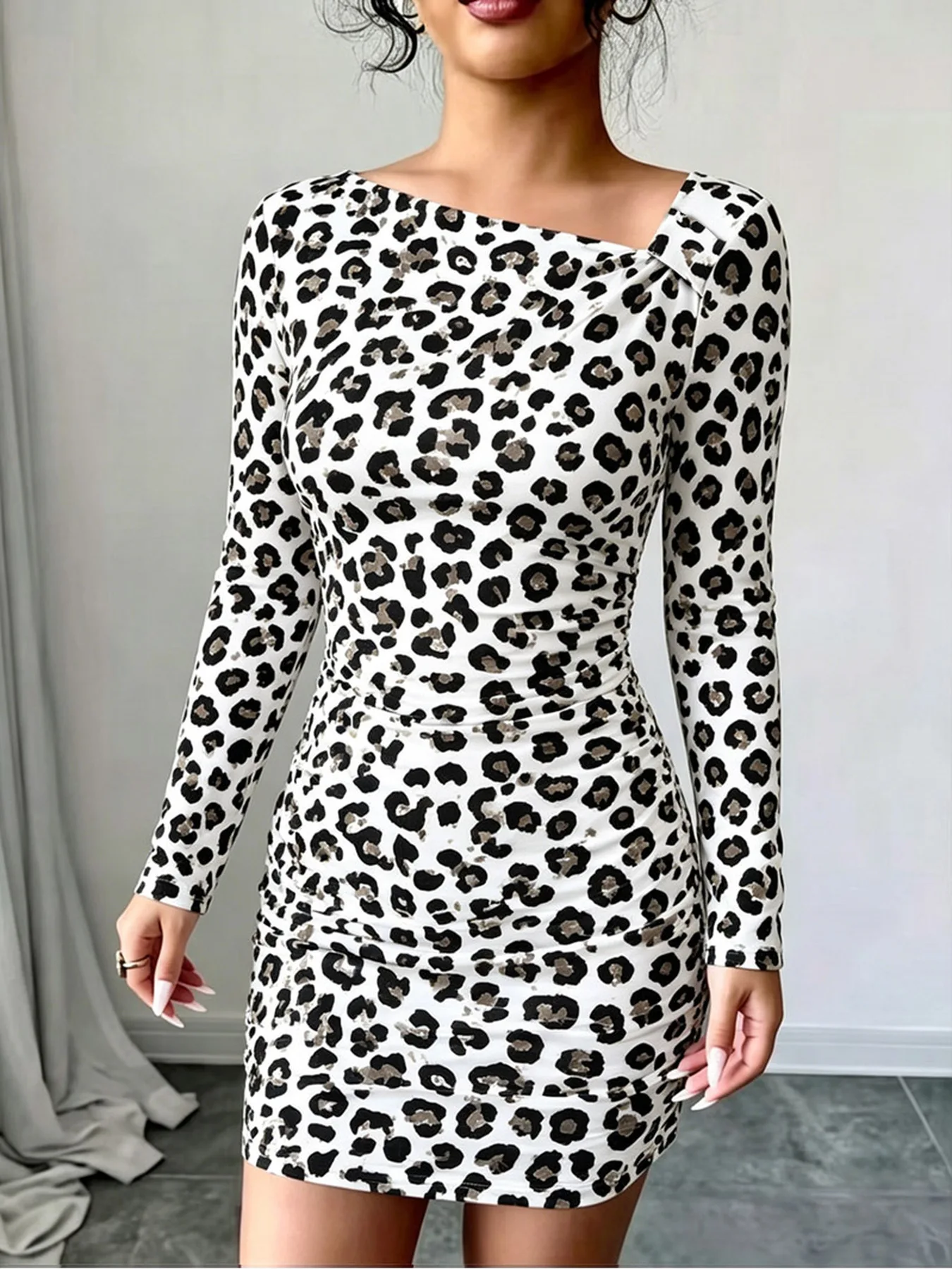 Damenkleid mit geometrischem Polka-Dot-Muster, langen Ärmeln, lässig, elegant, bequem, Minirock, schräger Kragen, Herbstmode – Detail 5