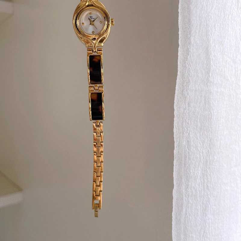 Waterproof 2025 quartz watch birthday gift classic trend women's watch elegant and simple