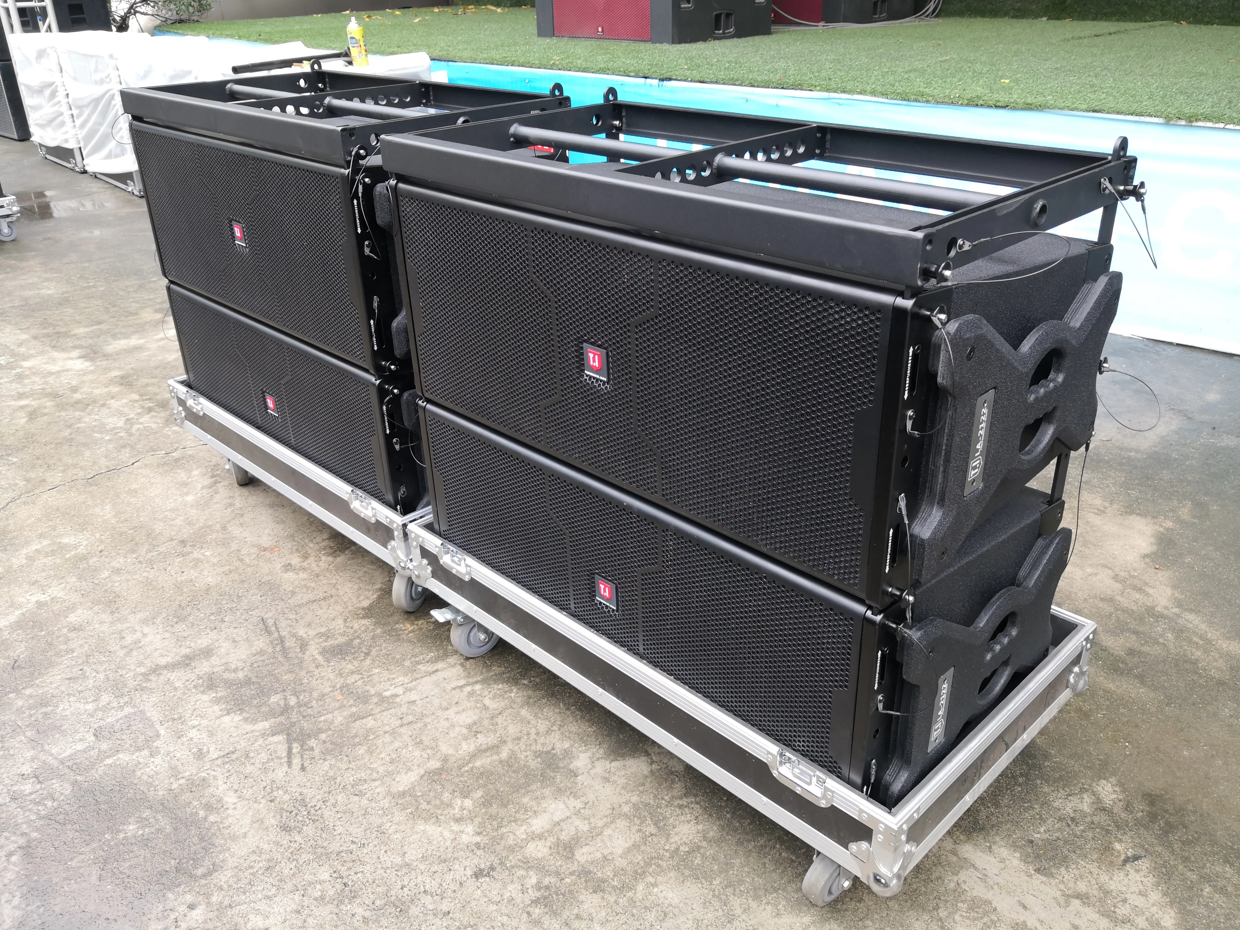 Event T.I Pro Audio LA-2122 Two Way Line Array Speaker Wooden Stage Professional Audio Sound System
