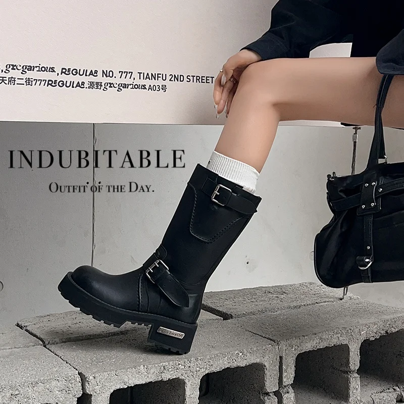 

Новинка 2026, осенне-зимние женские ботинки до середины икры, мотоциклетные ботинки на платформе из спилка высотой 22-24,5 см с круглым носком и пряжкой на ремне