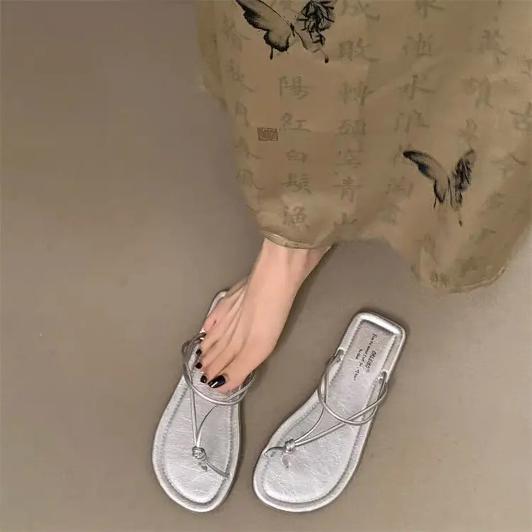 شباشب نسائية على الطراز الكوري صنادل ناعمة من الأسفل لقضاء عطلة الشاطئ ملابس كاجوال أحذية صيفية مريحة سهلة الارتداء