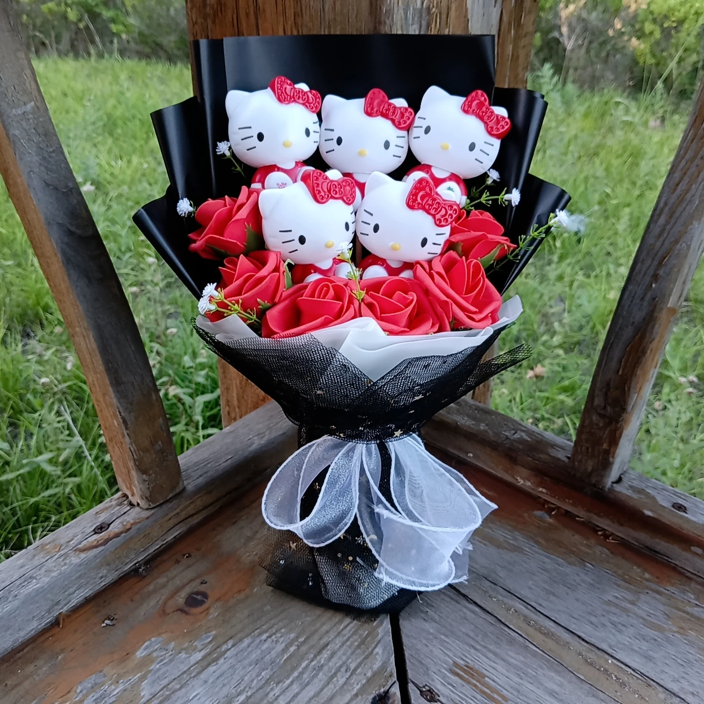 Hello Kitty Plüschstrauß mit Rose Kawaii Anime Flauschige Plüschpuppe Weihnachten Valentinstag Urlaub Geburtstagsgeschenk