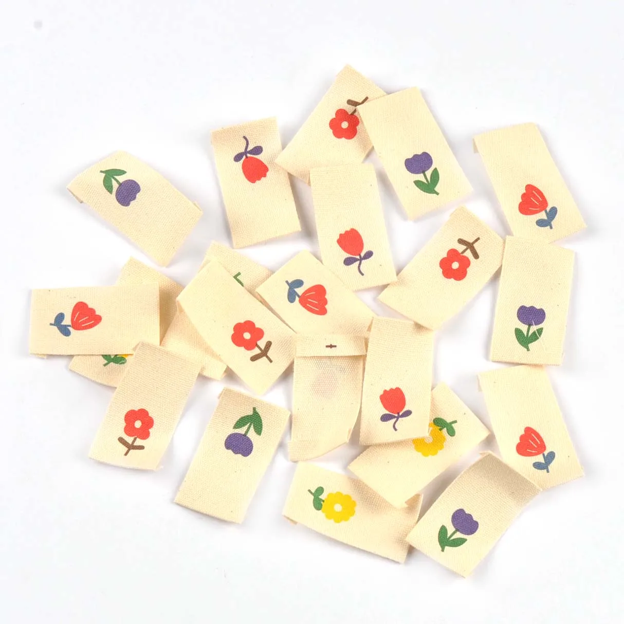 50pcs Mixed Color Flower Printed Labels For Handmade Hats Bags DIY Crafts Clothing Tags Garment Sewing Accessories 37x20mm C3616