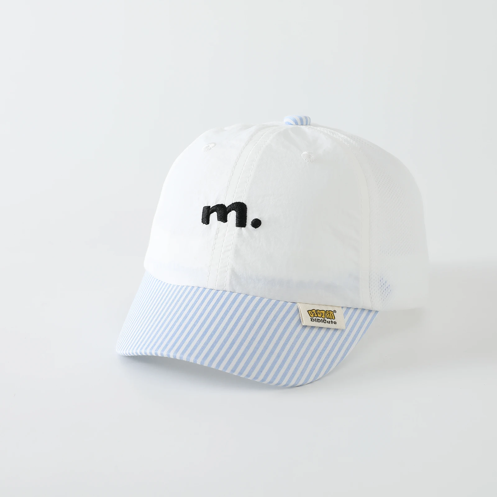 

Children's embroidered letter "M" breathable mesh baseball cap, quick-drying stitched striped brim, suitable for summer outings