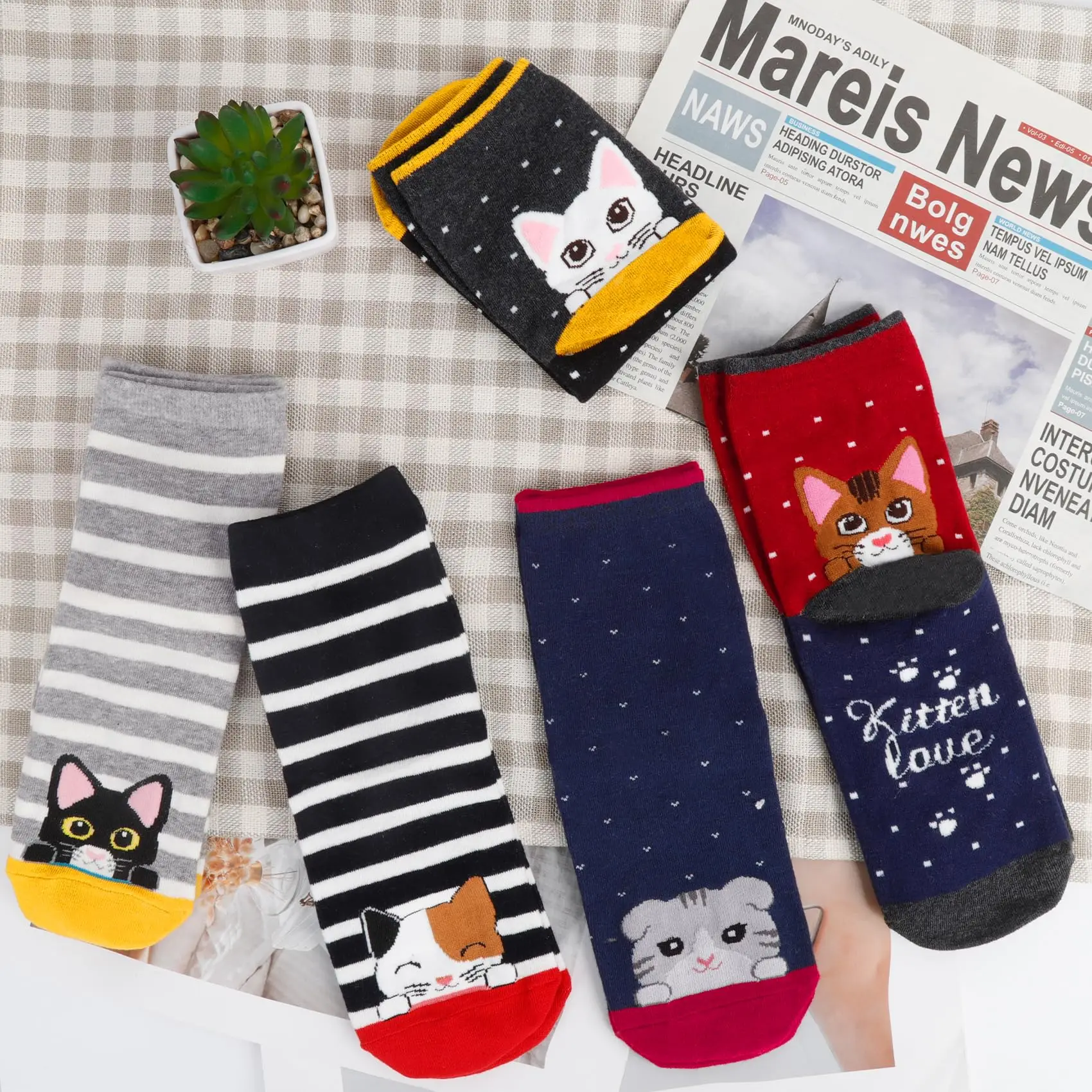 5 Pairs Women Cartoon Animal Socks Cute Dog Cat Pattern Cotton Crew Socks Colorful Funny Gift Set for Girls