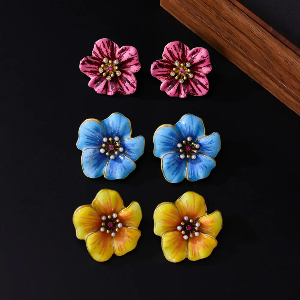 

French Textured Flower Gradient, High-end Enamel Inlaid with Pearl, Fairy Style Nice Earrings, Light Luxury, National Trendy
