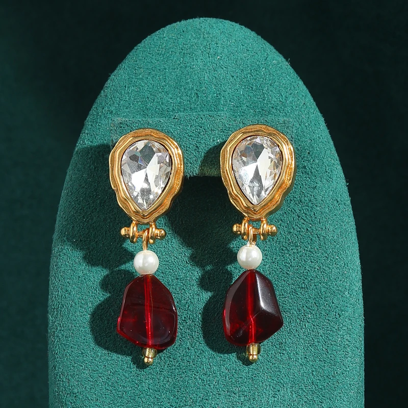

Vintage Jewelry White Crystal Drop Earrings Red Glass Palace Luxury Evening Wear Dangle Bride Quality Designer 18k Gold Color
