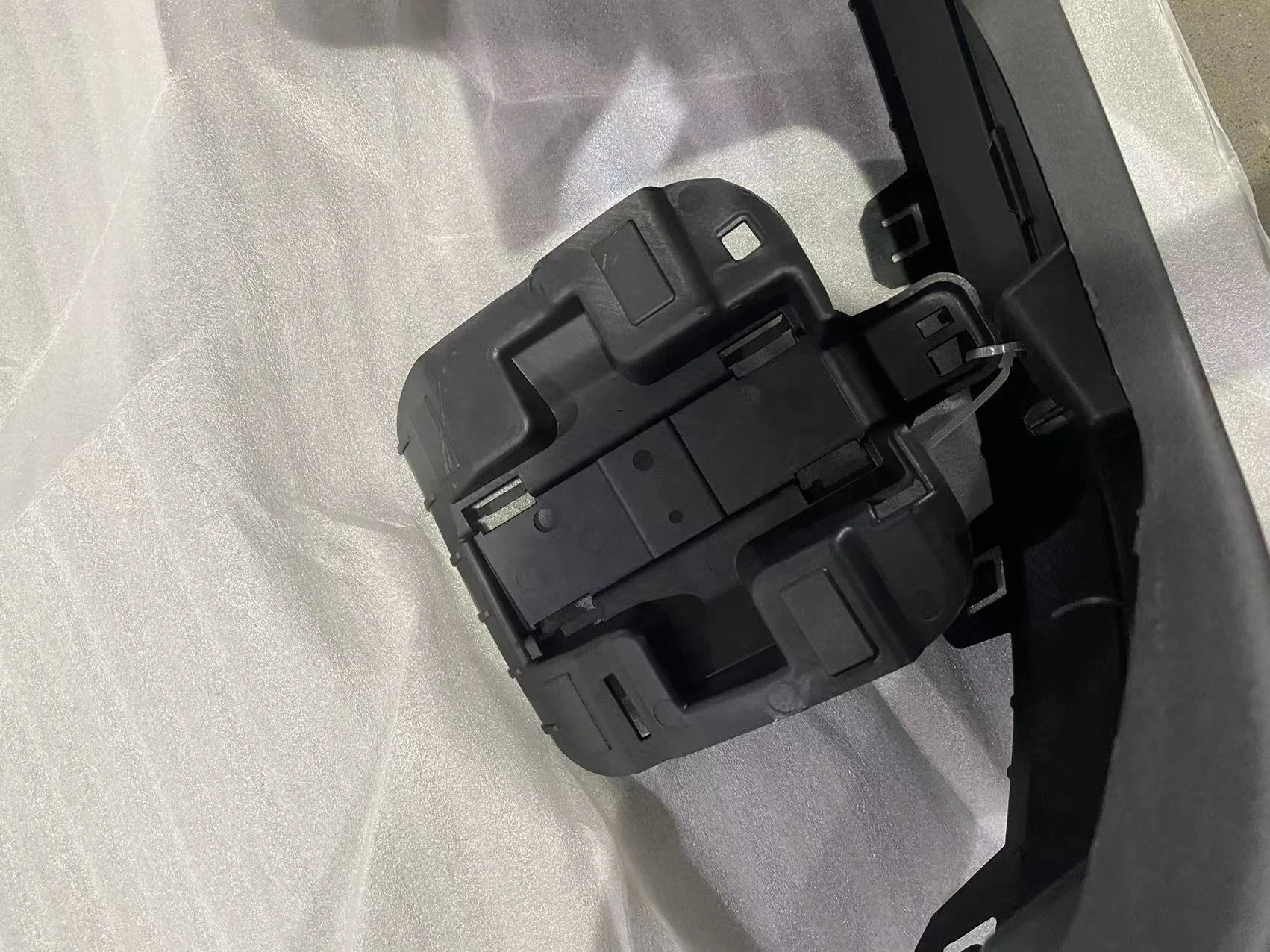 STLFKT4B-17F954-GW KT4Z-17K835-GAPTM نسخة الولايات المتحدة الأمريكية إصدار رياضي قطع غيار السيارات المصد الخلفي الناشر القسم السفلي لـ Fords Edge #4