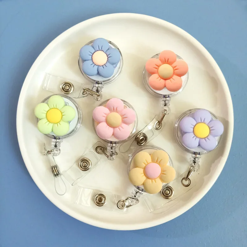 2023 New Design 1 Piece High Quality Resin Retractable Nurse Badge Reel Pretty Flowers ID Card Holder Keychains Lanyard for Keys