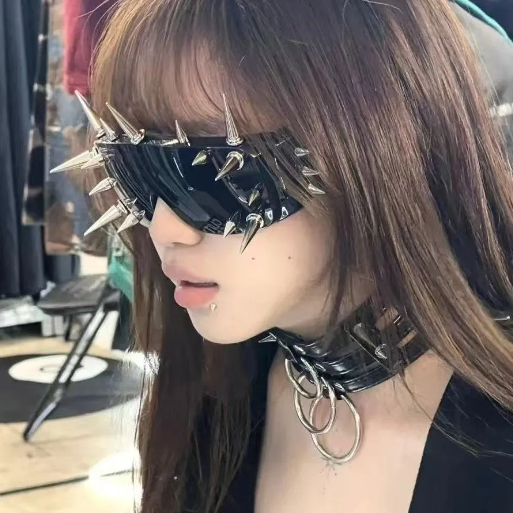 Retro Steampunk Sunglasses Exaggerated Individualistic Oversized Sun Glasses Vintage Style Unique Halloween Rivet Sunglasses