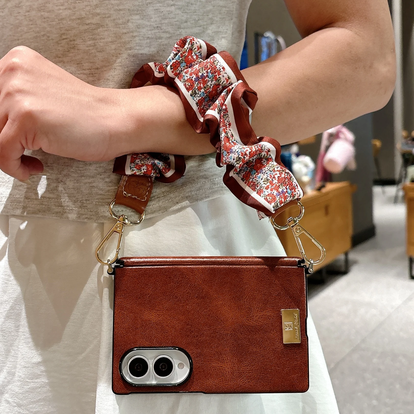Luxury Fashion Vintage Oil Wax Leather Case for Samsung Z Fold 8 Wide Hinge Protection Shockproof with Wrist Strap Slim Cover view 5