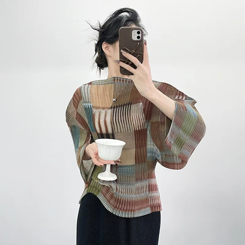 Pleated T-shirt 2026 New Silhouette Top 7-sleeve Color Collision Retro Fashion Loose Casual Smock Plus Size Stretch Women