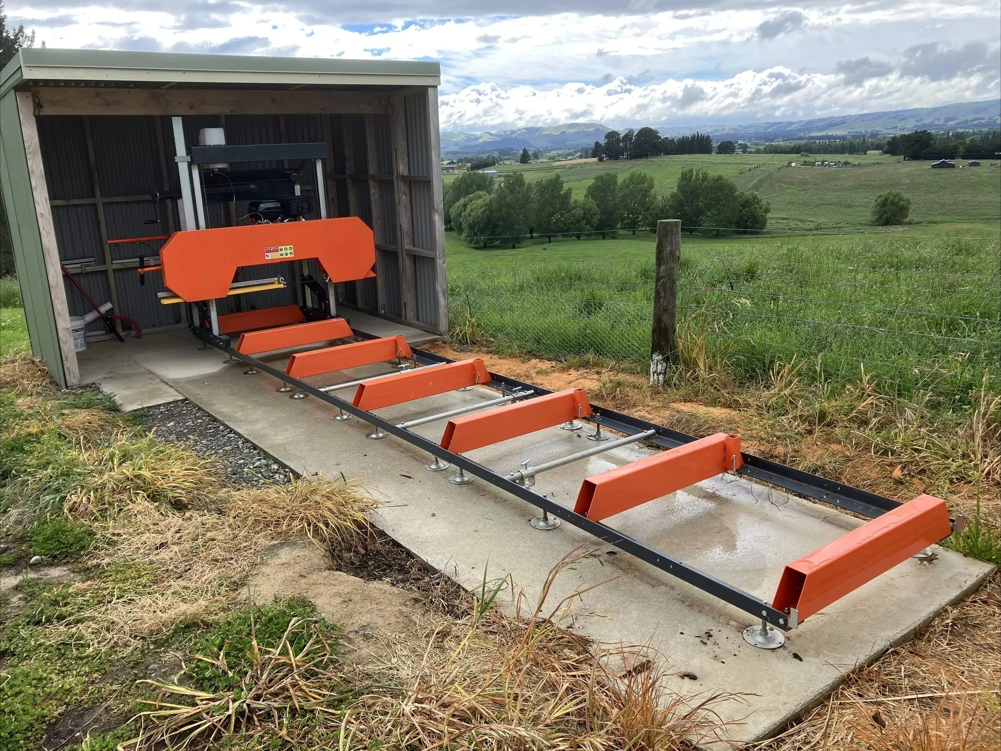 منشار خشب أفقي محمول بسلسلة، آلة نشر الخشب، منشار لقطع الأخشاب