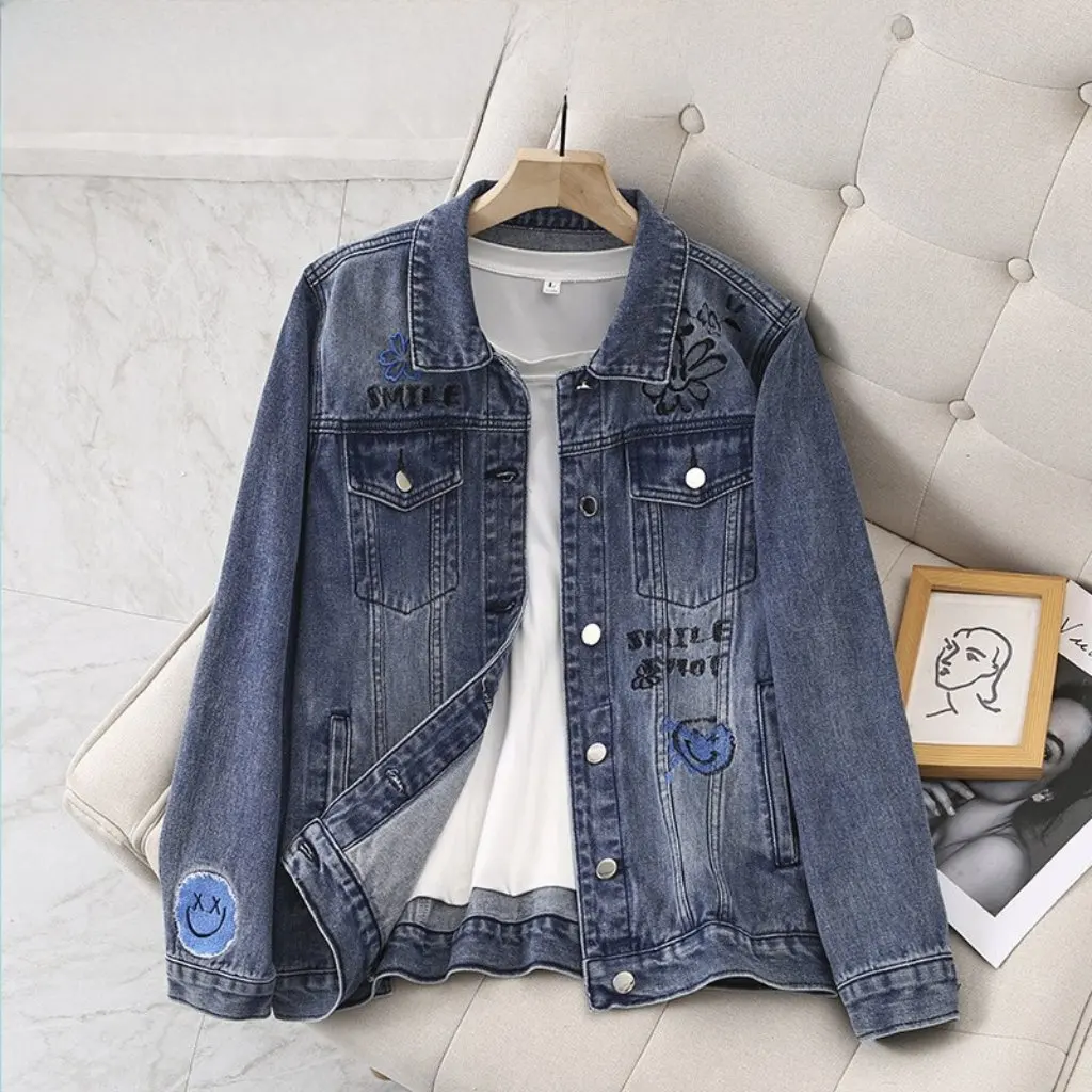 

Jiajun Xintang Свободная джинсовая куртка с вышивкой в корейском стиле, женская осенняя верхняя одежда больших размеров в европейском и американском стиле в стиле ретро