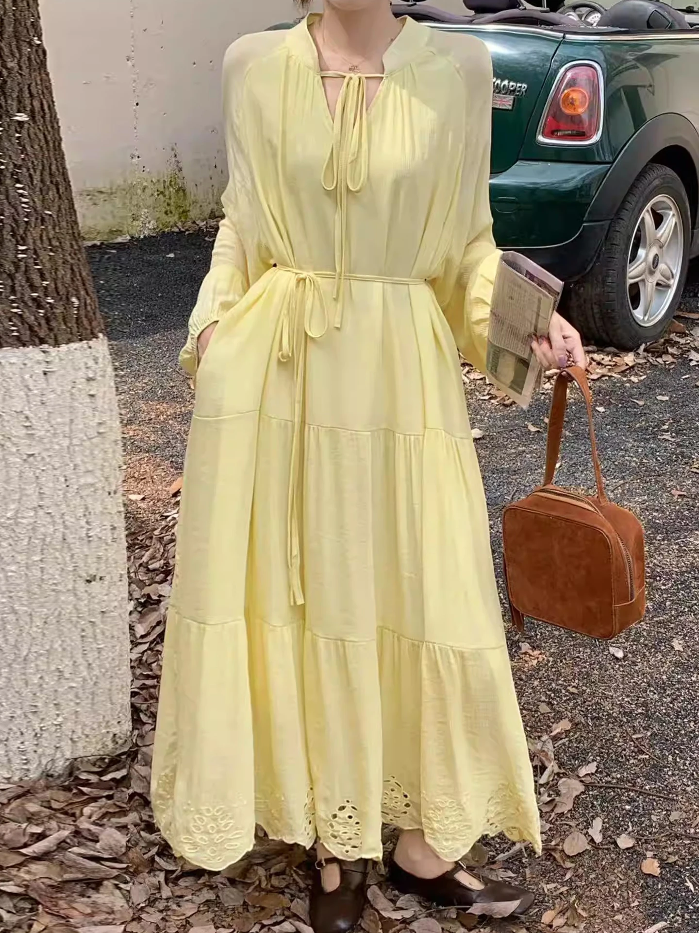 

Fre Spring Series Belted V-Ne Lantern Sve Embroidered Dr Women's Korean Sle Straight Tube Dr Polyester Fiber