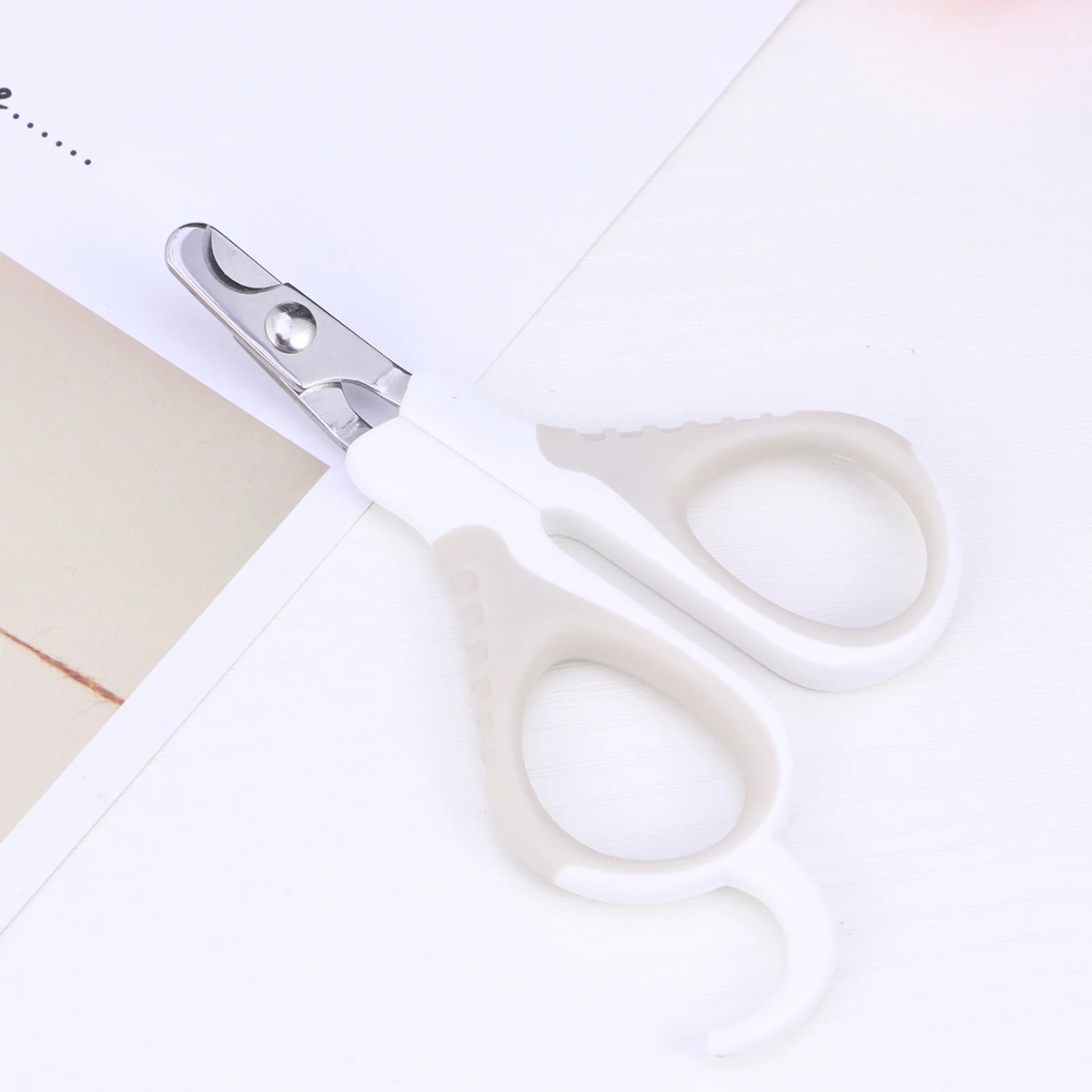 

Spring Pet Nail Clippers Cat Dog Grooming Tool Round Head Plastic Handle Stainless Steel Sharp Cutter For Animals (White)