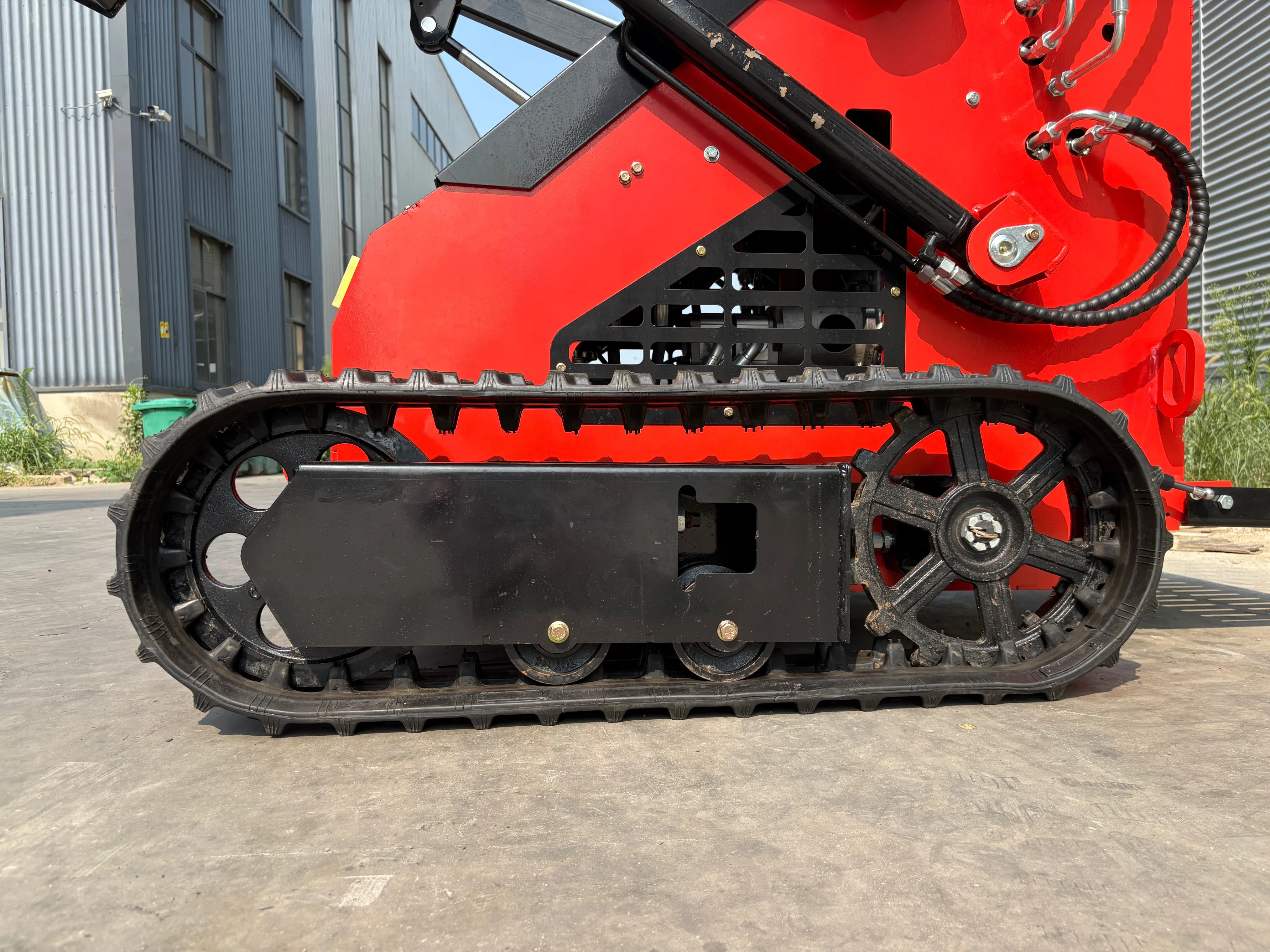 جرافة انزلاقية OMI-H200 عالية الأداء، مخصصة. يلتقي EPA Euro 5 - شحن سريع! بأسعار معقولة للغاية