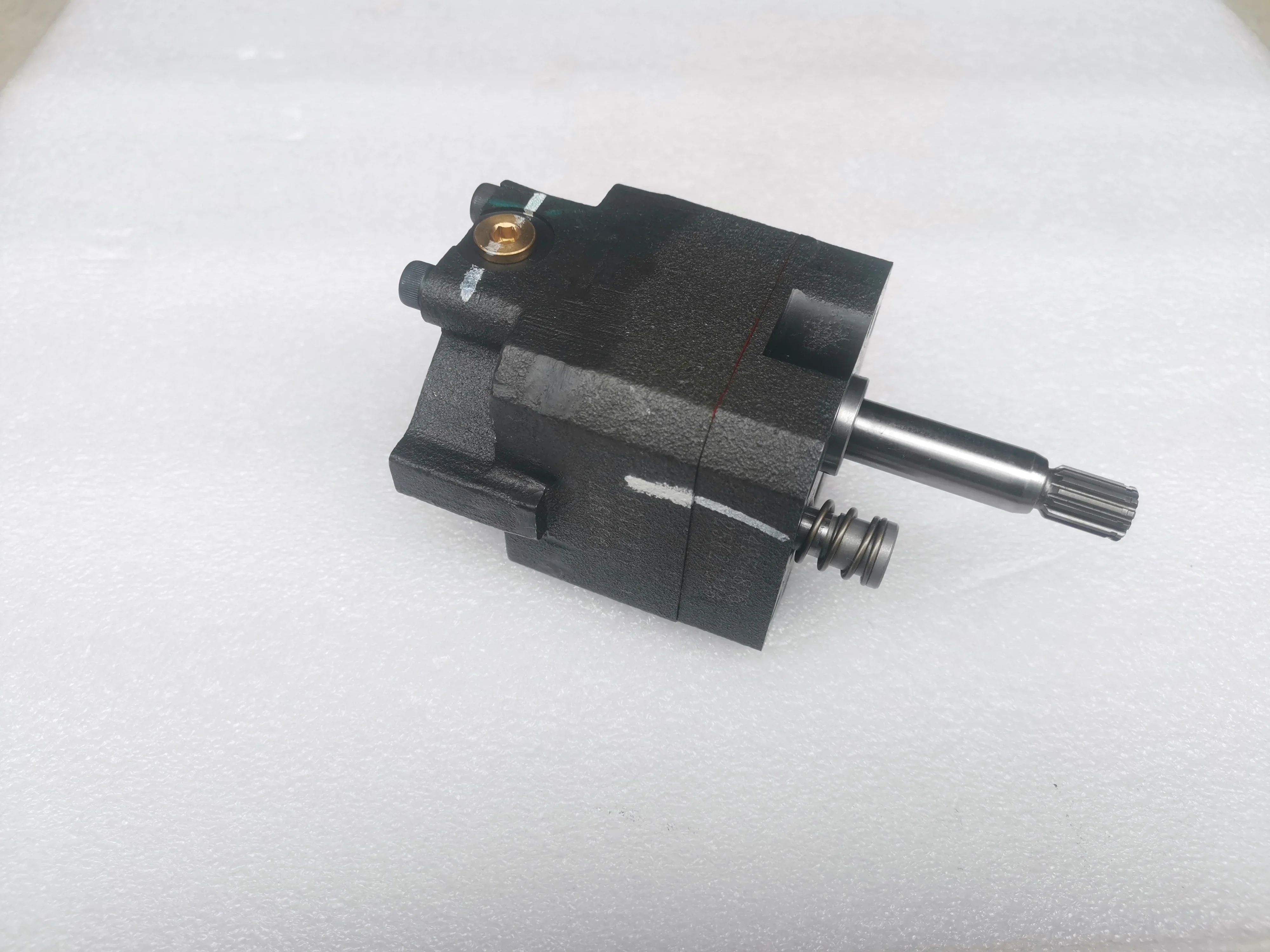 أجزاء محرك الشاحنة رأس مضخة التروس الدوار 4954876 4954877 لمضخة التروس M11