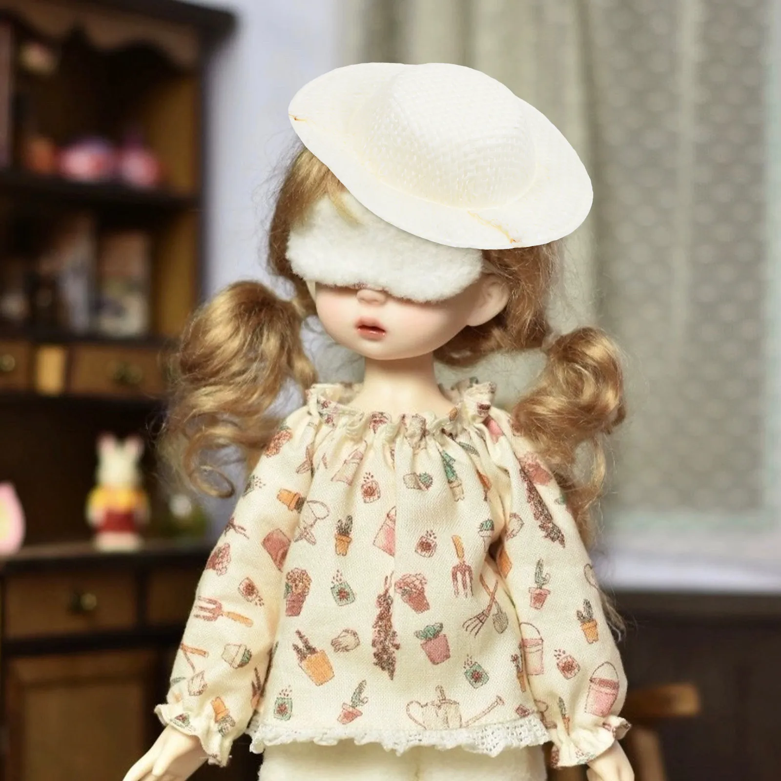 

15 шт. миниатюрных имитированных вязаных шапочек из соломы, маленькие аксессуары для рукоделия, украшения для кукольных домиков, DIY декор