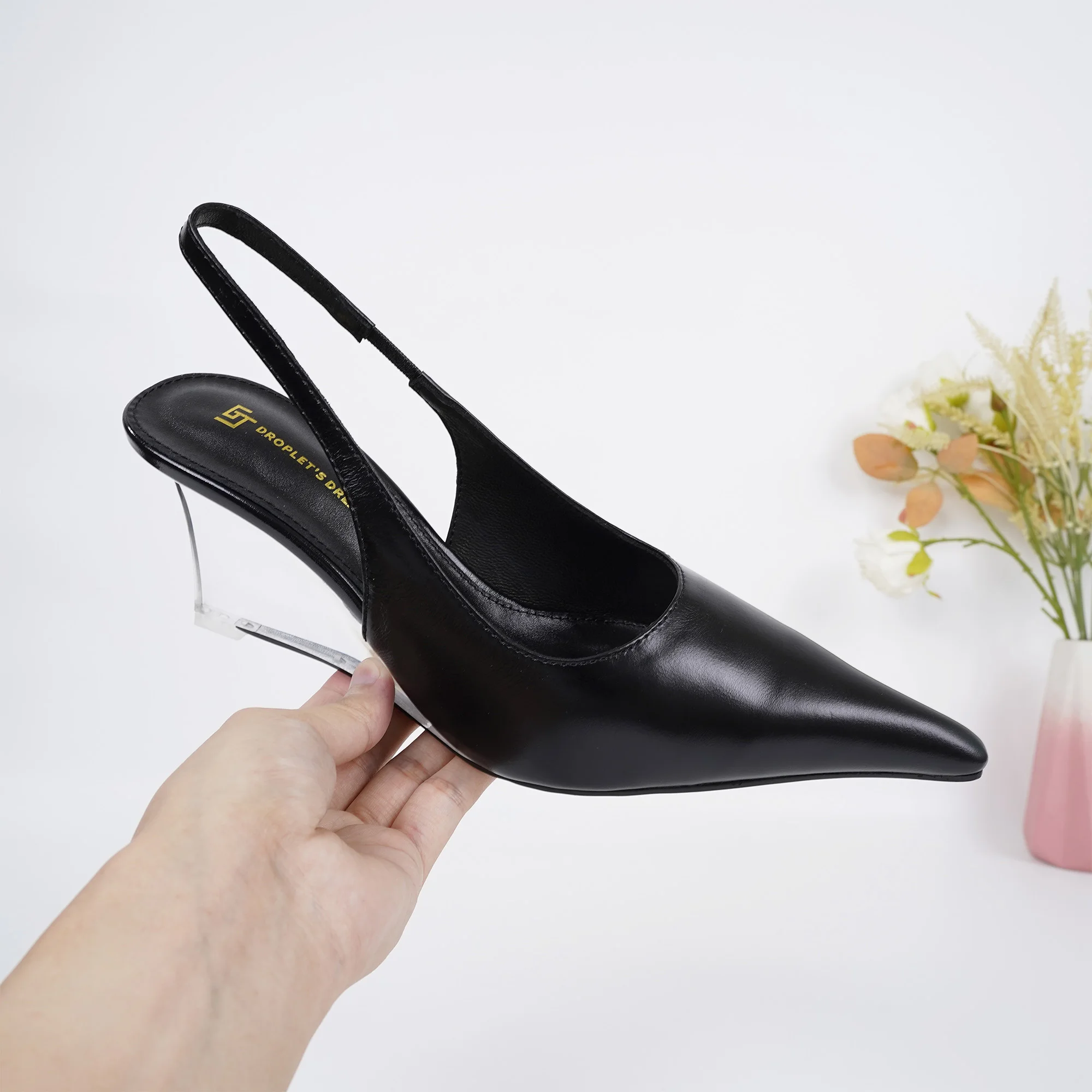Nouvelles chaussures à talons hauts pointus pour femmes avec fines brides élégantes et talons transparents, chaussures de créateur en cuir noir à la mode