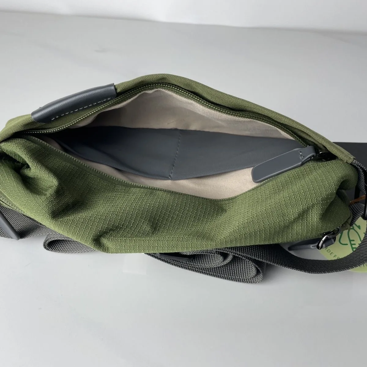 Bellroy Australia Sling 4L Green Waterproof Chest Bag One Shoulder Large Capacity Crossbody Bag Men's and Women's Waist Bag