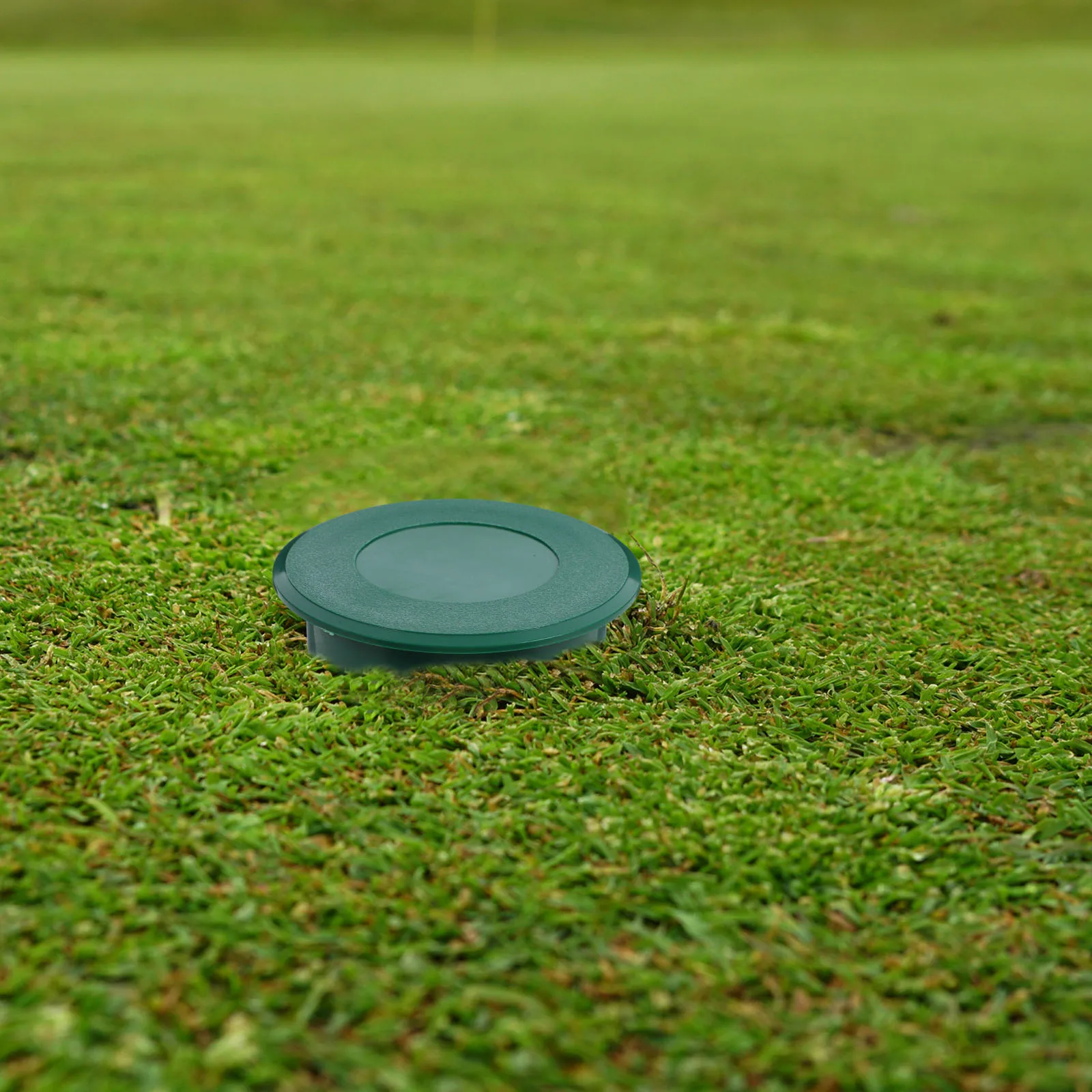 

Golf Putting Green Hole Cup Cover Practice Training Aids Lightweight Plastic Portable Golfing Accessory for Lawn Personal Use