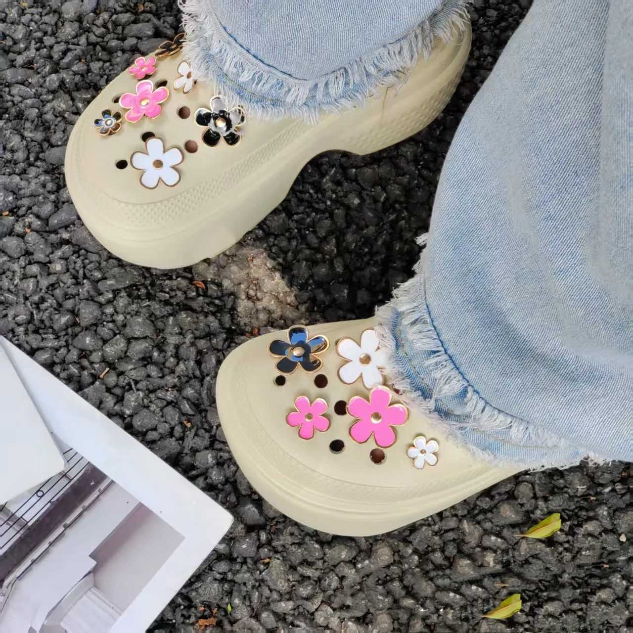 Fashion Flowers Series Hole Shoe Charms Decorations Lovely Cartoon 5-petal Flower Shoes Buckle DIY 3D Hole Shoe Accessories