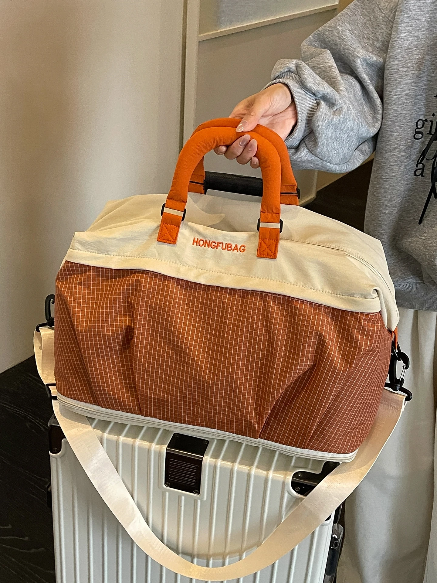 borsa-da-viaggio-leggera-e-spaziosa-per-donna-impermeabile-con-scomparto-separato-per-indumenti-bagnati-e-asciutti-borsa-per-palestra-copertura-per-valigia-borsa-per-brevi-viaggi