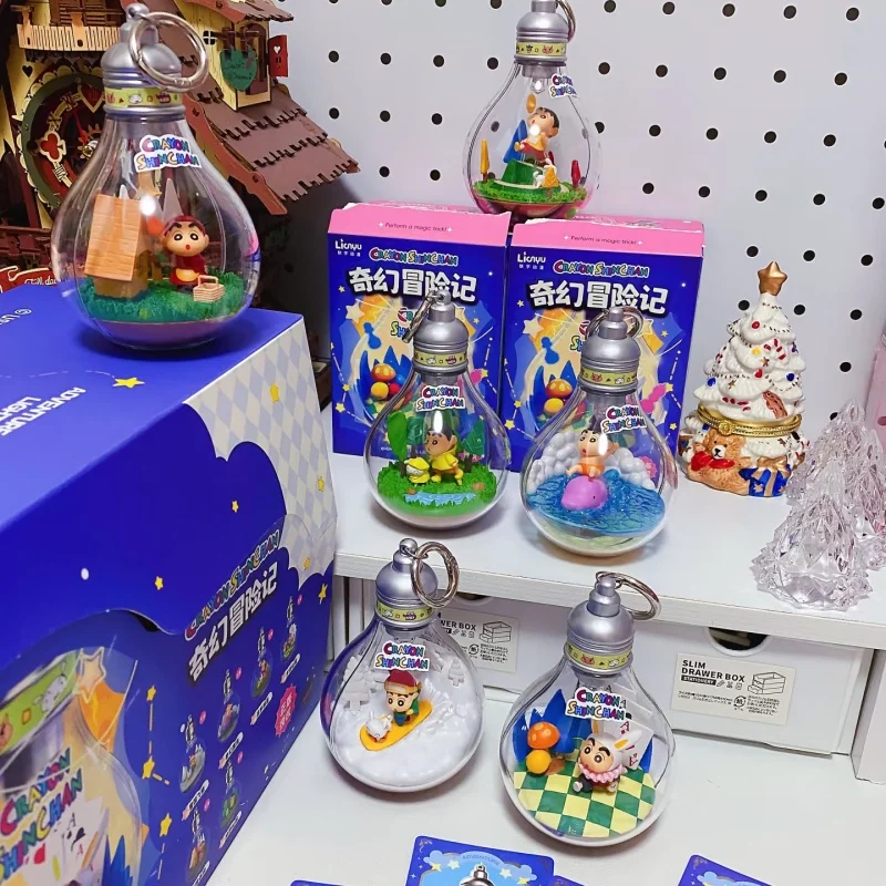 

Новый натуральный карандаш Шин-Чан, загадочная коробка, миниатюрная сцена, лампочка, украшение, слепая милая настольная модель, подарки на день рождения