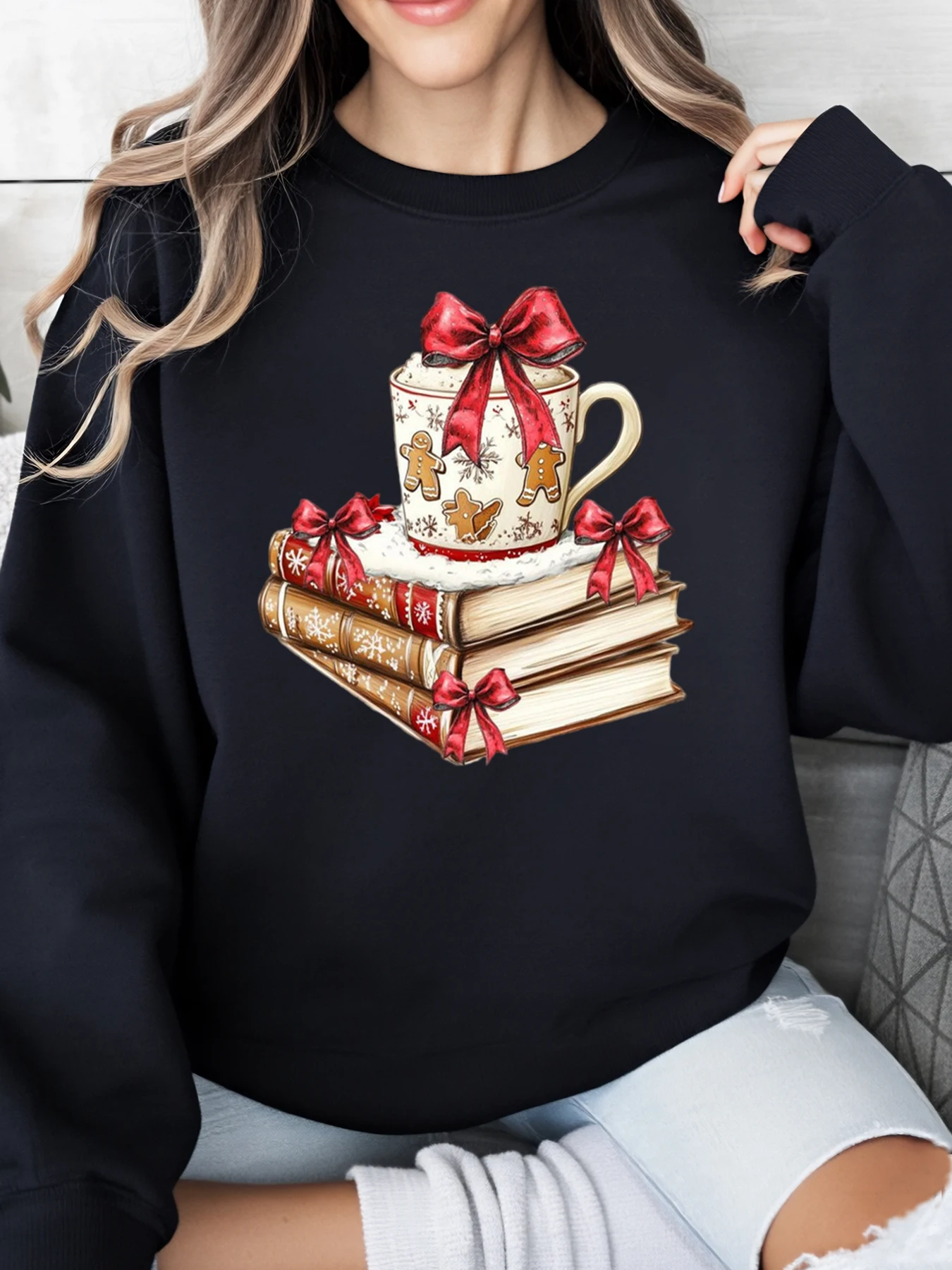 

Рождественская кружка и книги с принтом праздничный свитшот женская повседневная зимняя одежда черный плюс размер
