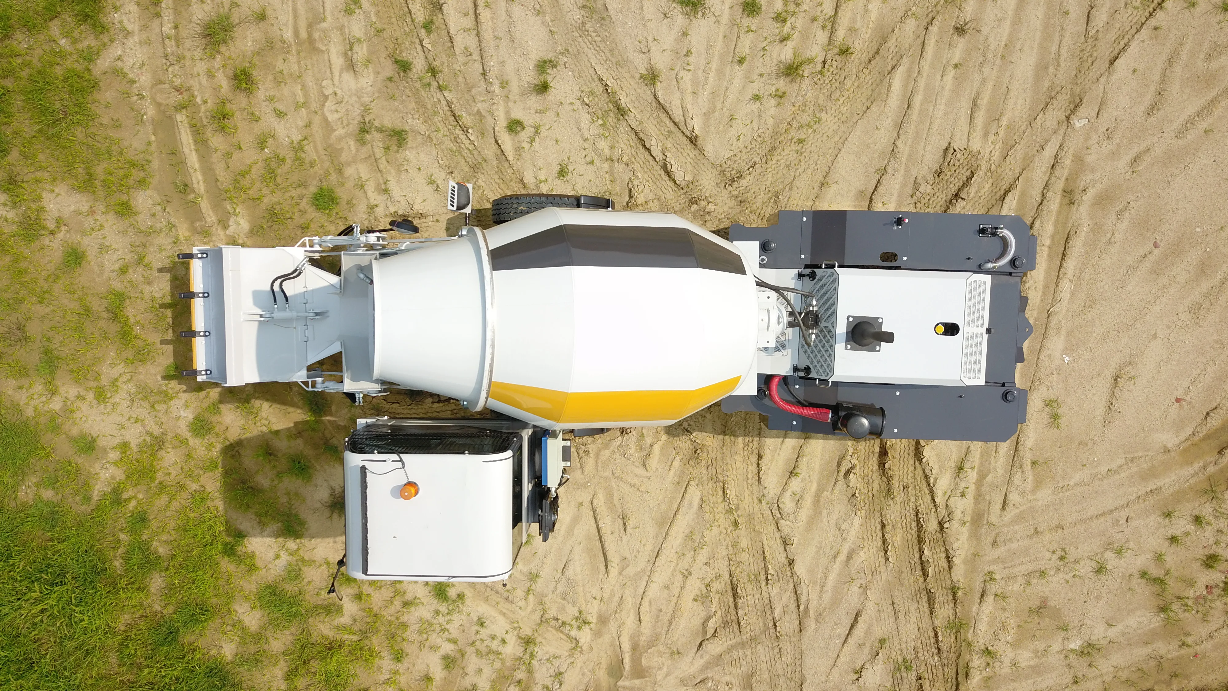 Hot Sale 4 Cubic Meter Self Loading Concrete Mixer Mobile Batching Plant for Construction